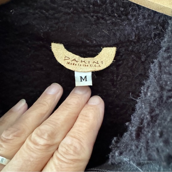 DAKINI silky-soft sherpa berber rich black fur vest - Picture 3 of 8